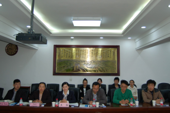 俄罗斯国家科学院院士莅临百家乐平台推荐
交流访问